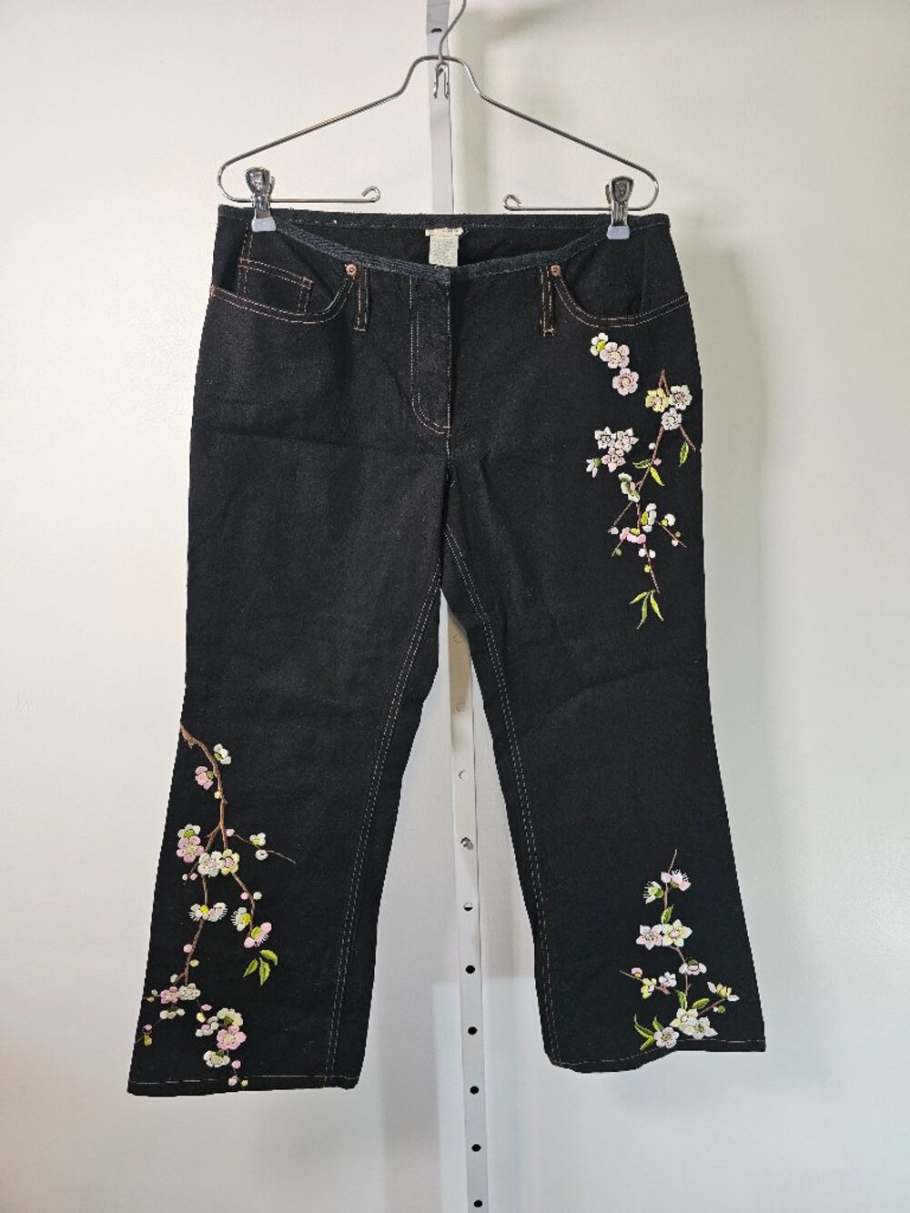 Vintage Anthropologie Odille Pants Black Embroidered Cropped Y2K 8